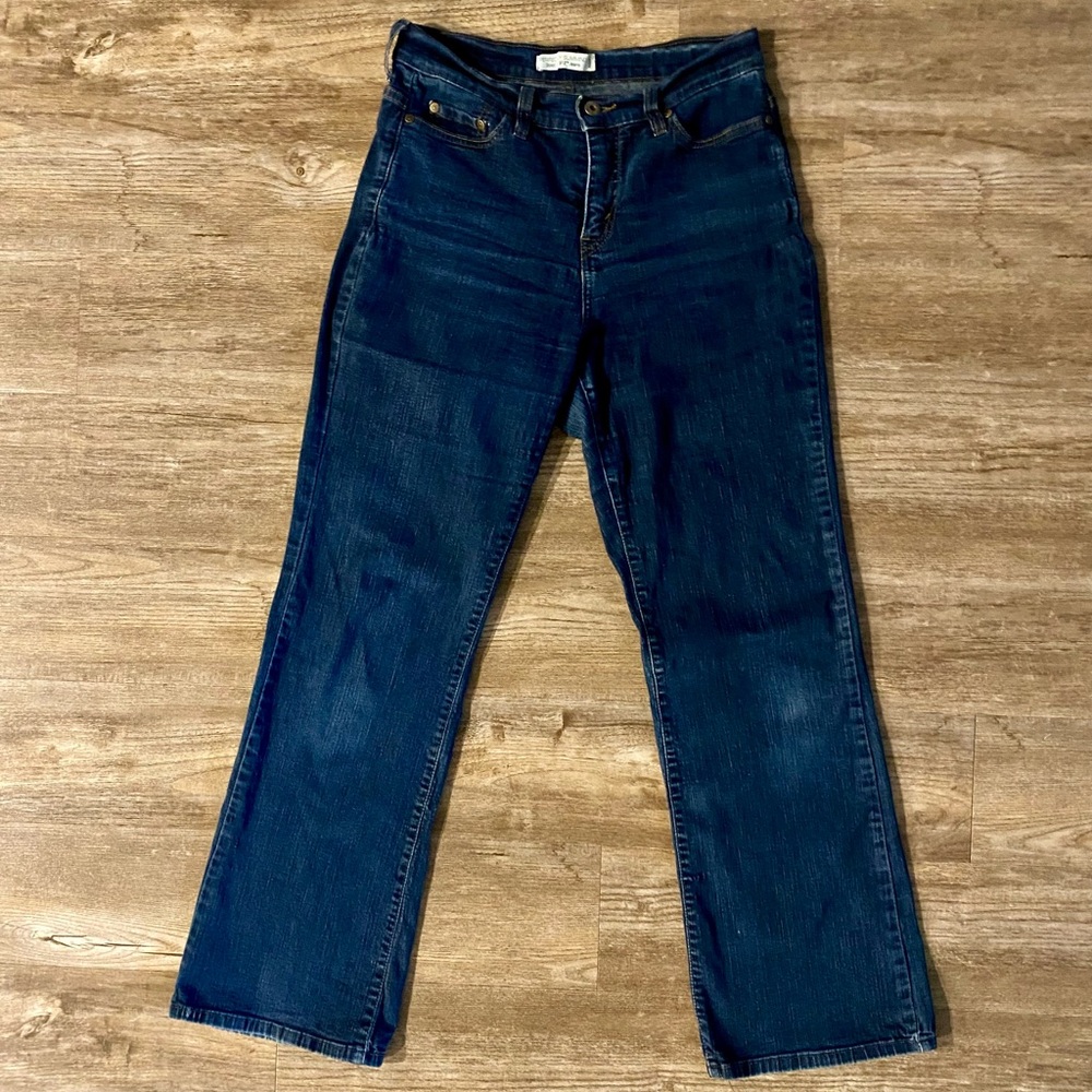 Levi’s Jeans Women’s 10 M Blue Perfectly Slimming Boot Cut Mid Rise Dark Wash